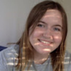 Meet your Posher, Larissa